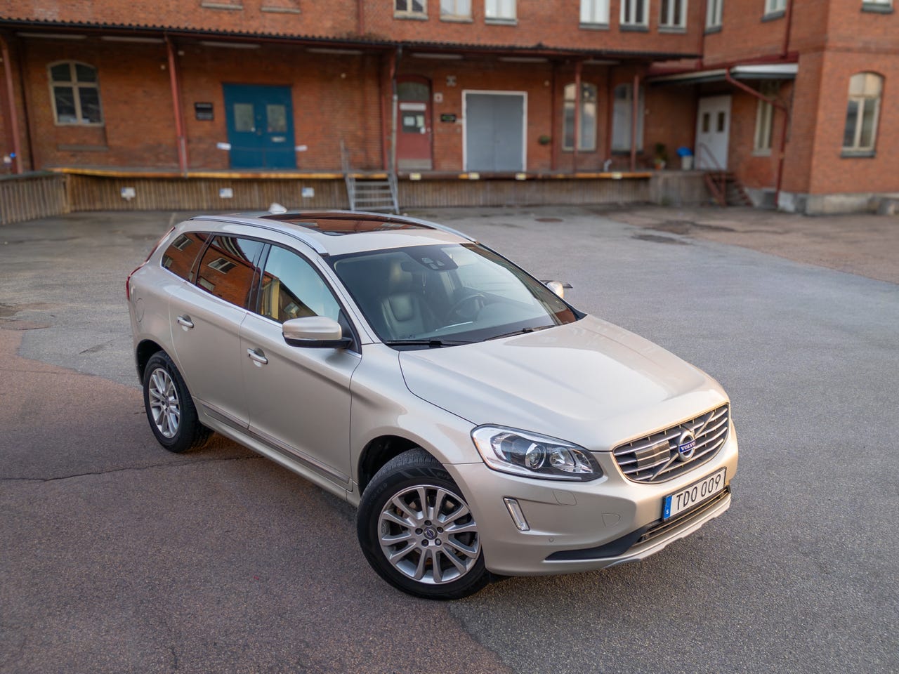 Volvo XC60 2017 – bild 1 av 7