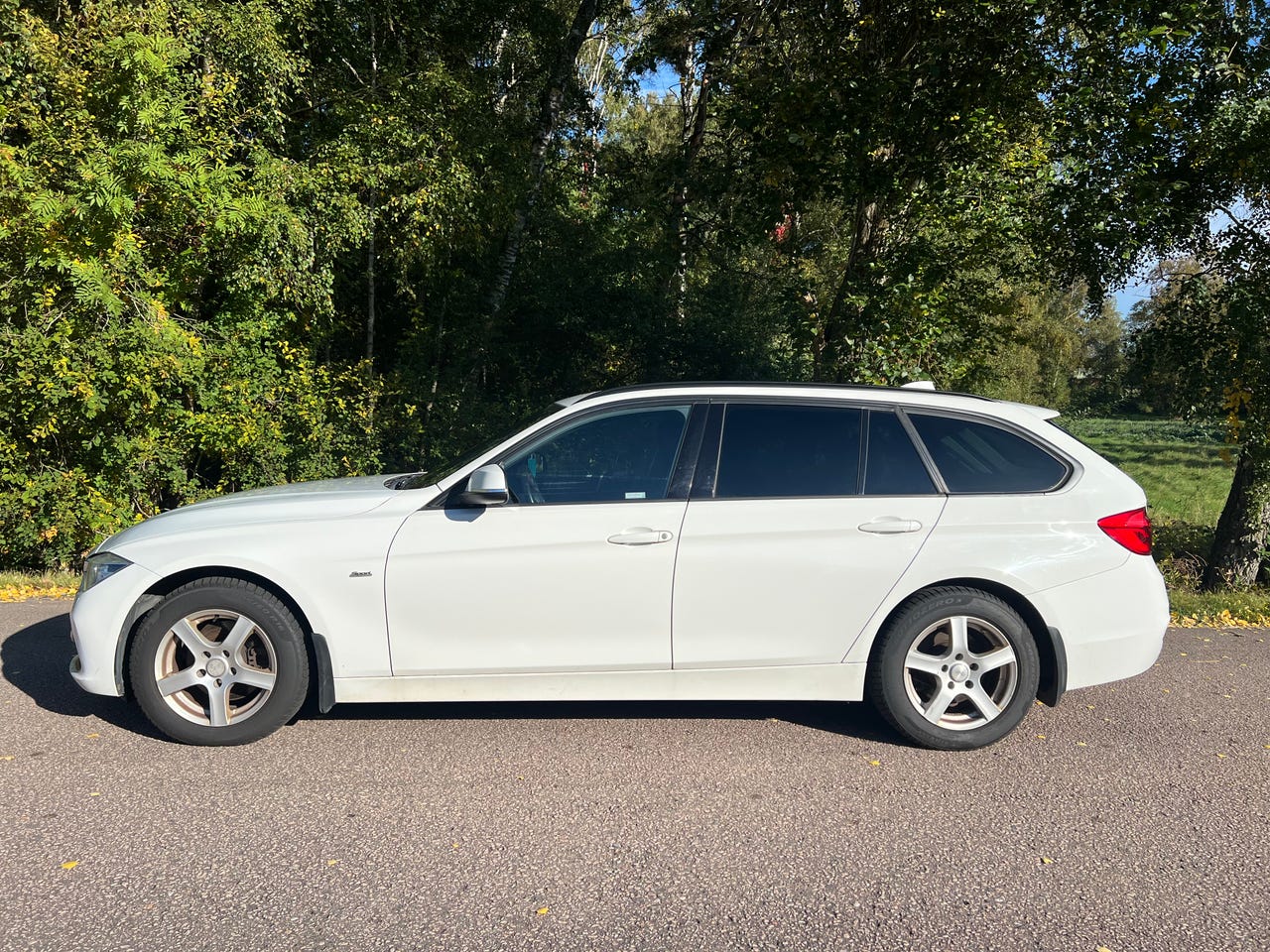 BMW 320d 2016 – bild 1 av 10