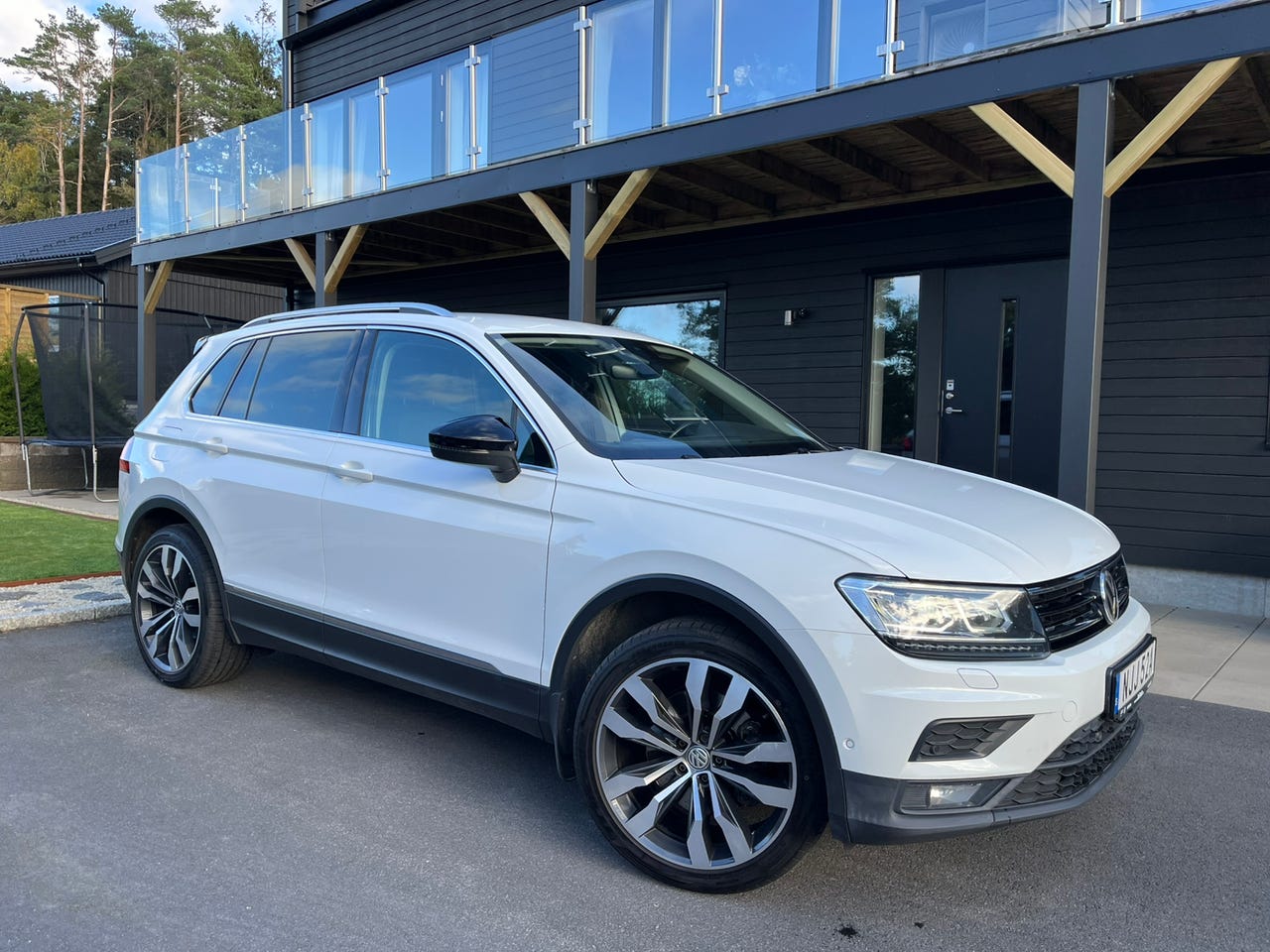 Volkswagen Tiguan 2020 – bild 1 av 15