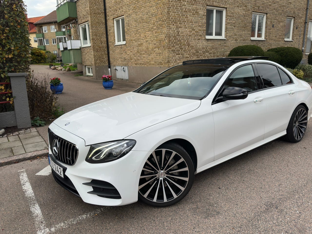Mercedes-Benz E 220 d 2017 – bild 1 av 20