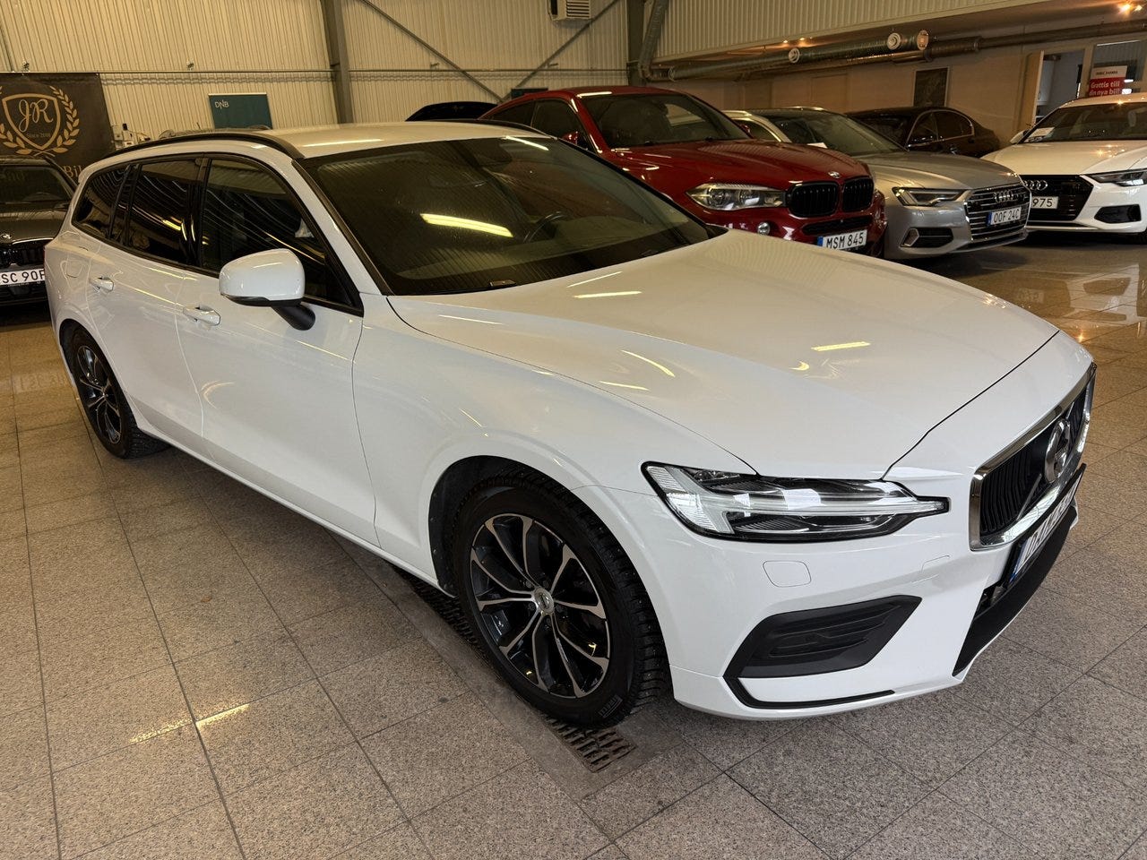 Volvo V60 2020 – bild 1 av 13