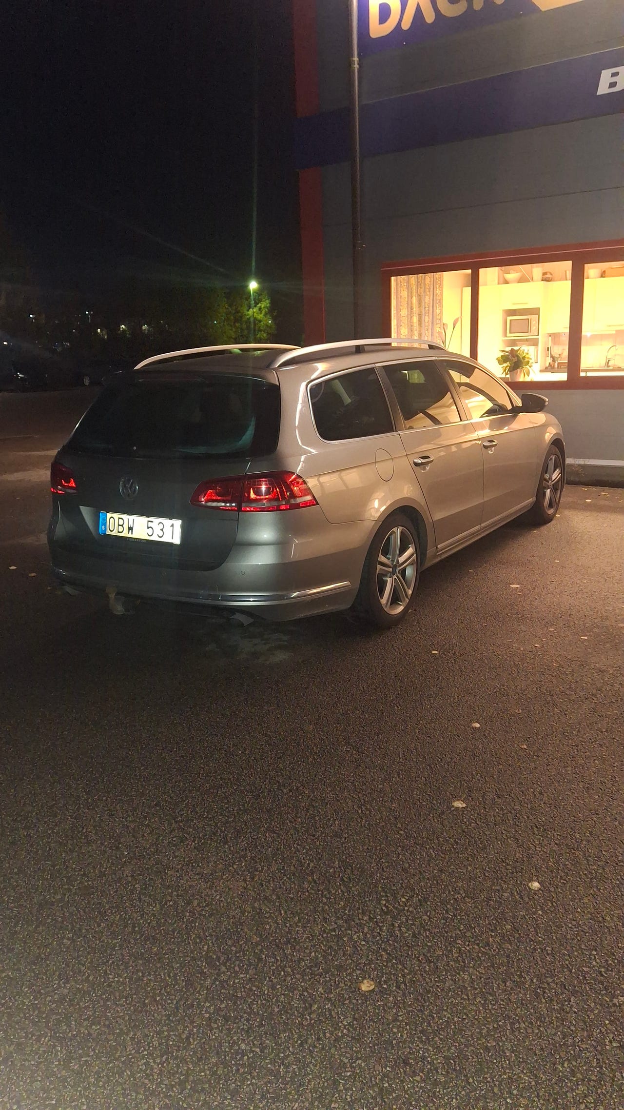 Volkswagen Passat 2014 – bild 1 av 5