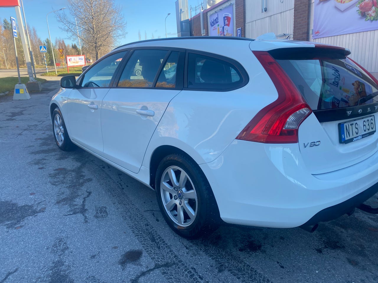 Volvo V60 2012 – bild 1 av 4