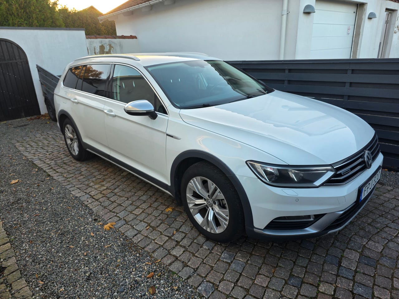 Volkswagen Passat Alltrack 2016 – bild 1 av 3