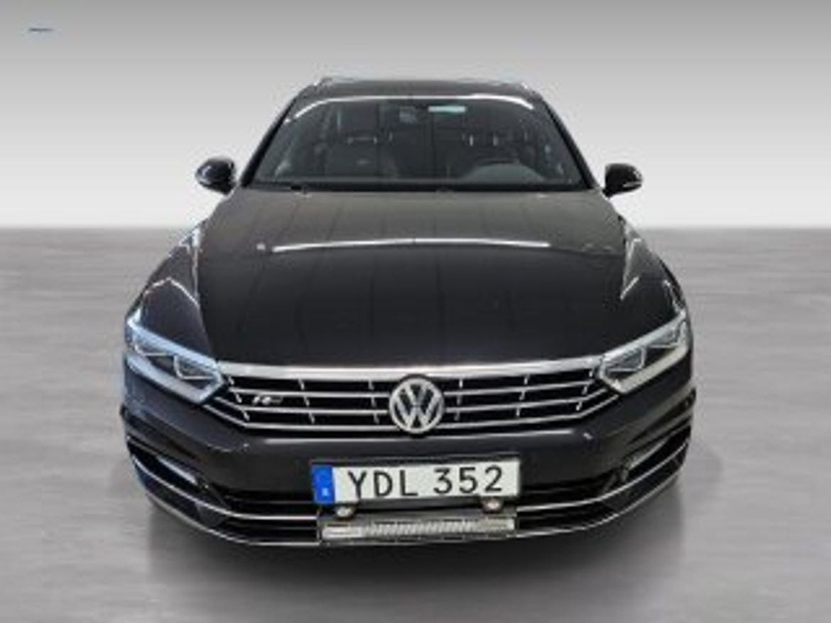 Volkswagen Passat 2016 – bild 1 av 9