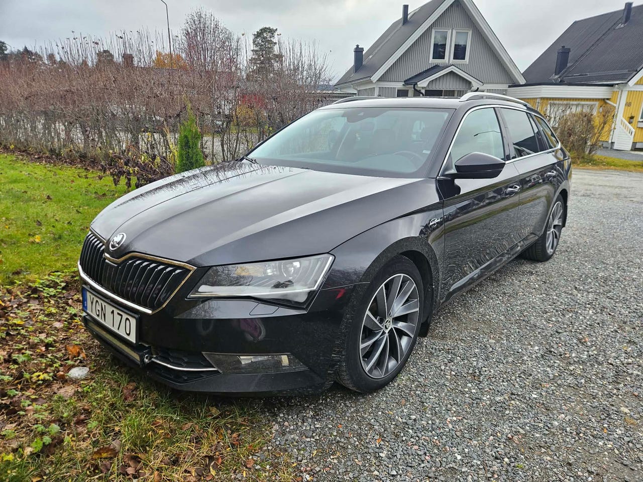 Skoda Superb 2017 – bild 1 av 5