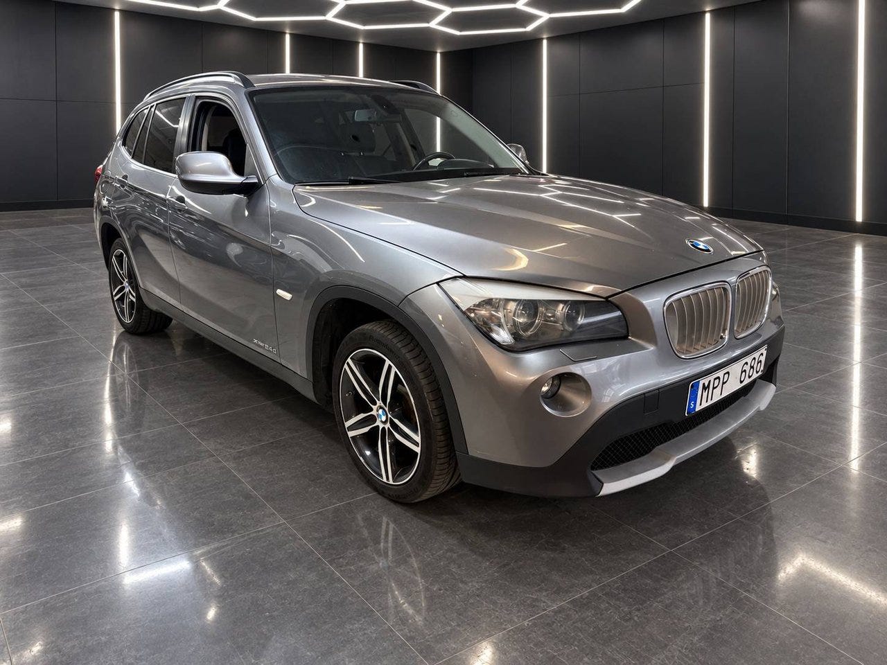 BMW X1 2011 – bild 1 av 17