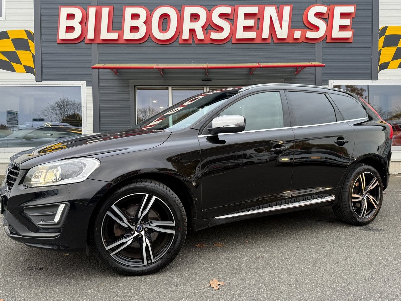 Volvo XC60 2017 – bild 1 av 17