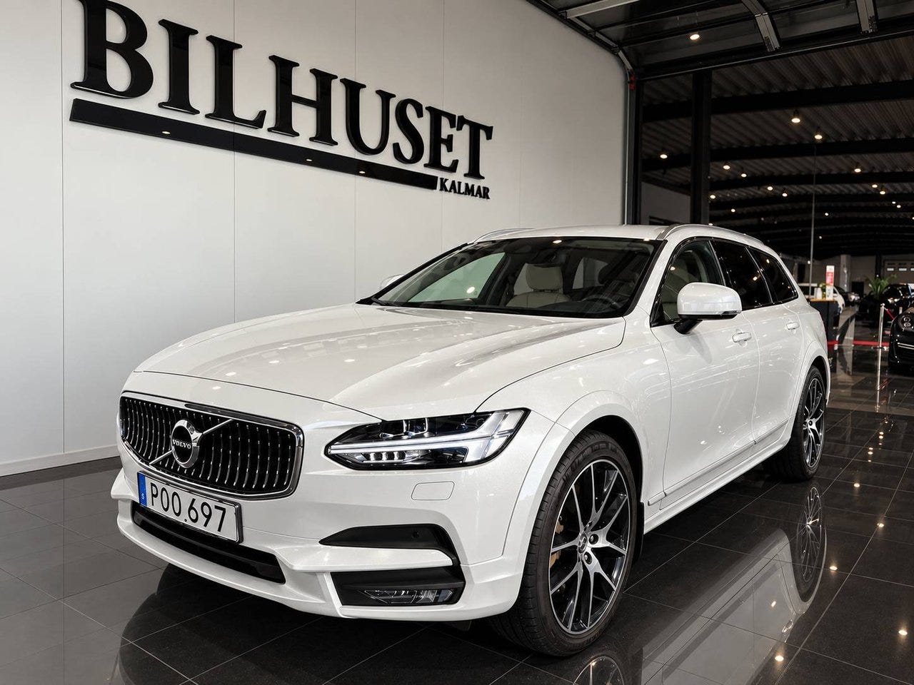Volvo V90 Cross Country 2019 – bild 1 av 9