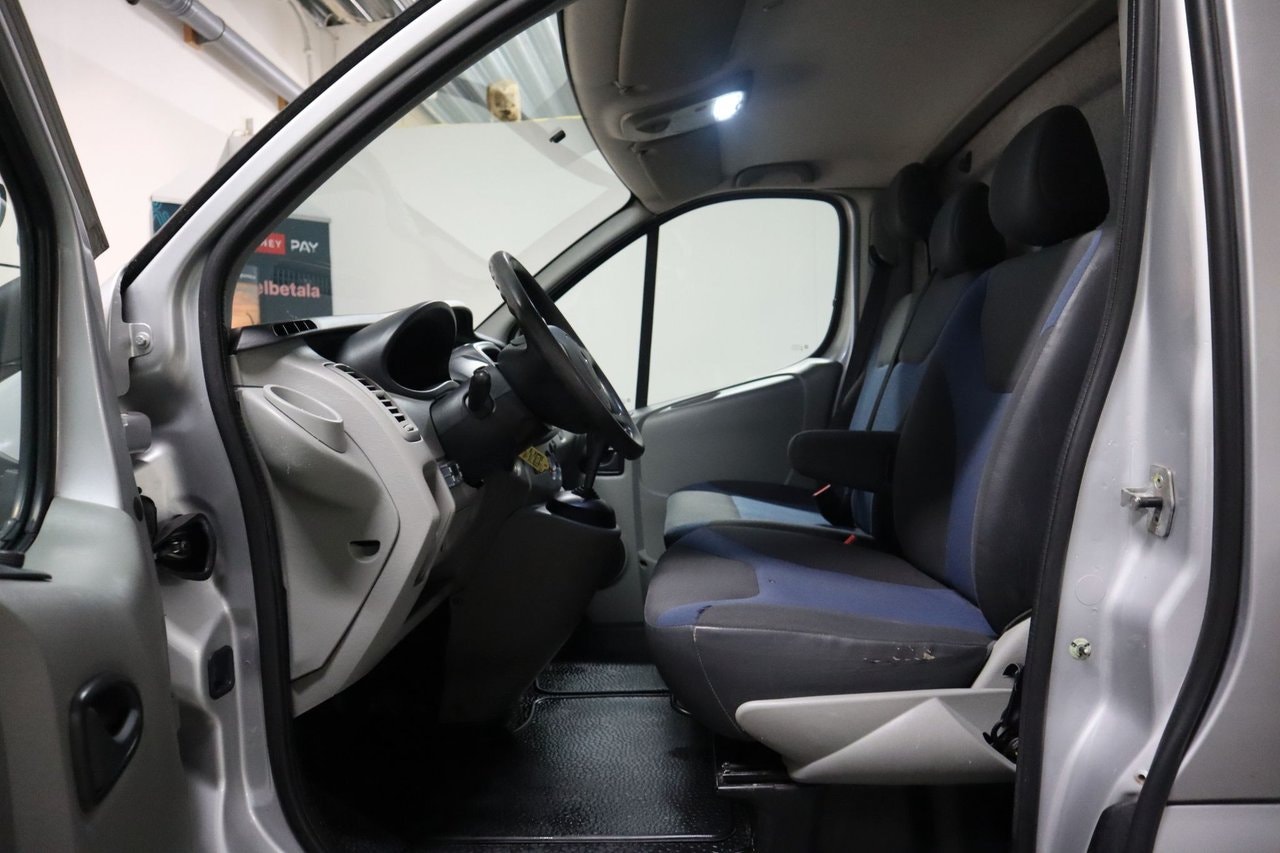 Renault Trafic Van 2.9t 2.0 dCi Quickshift, 114hp, 2013