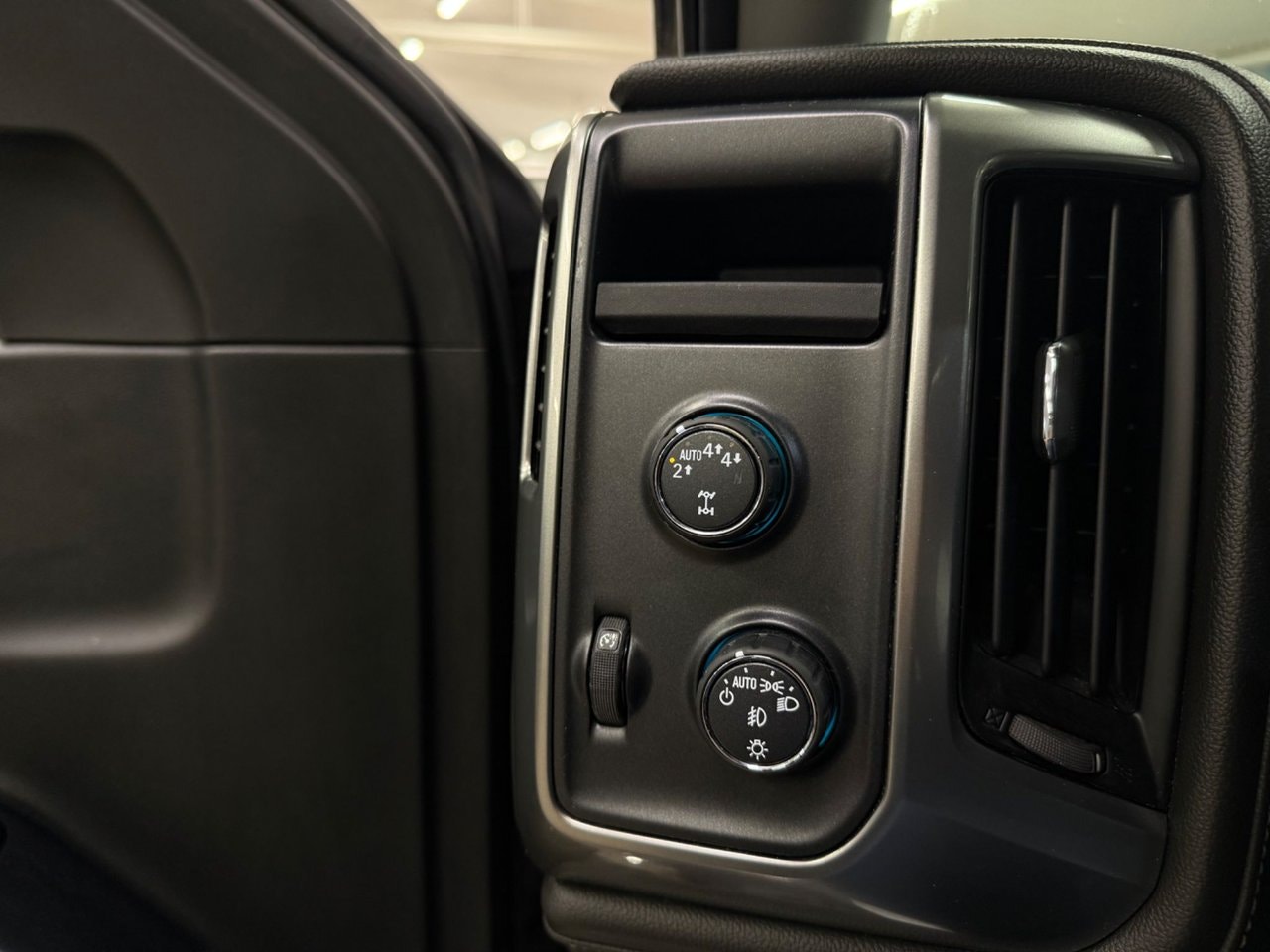 Chevrolet Cheyenne 1500 Crew Cab 6.2 V8 E85 4WD Hydra-Matic, 426hk, 2018