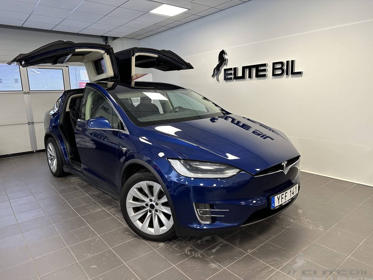 Tesla Model 525 hp