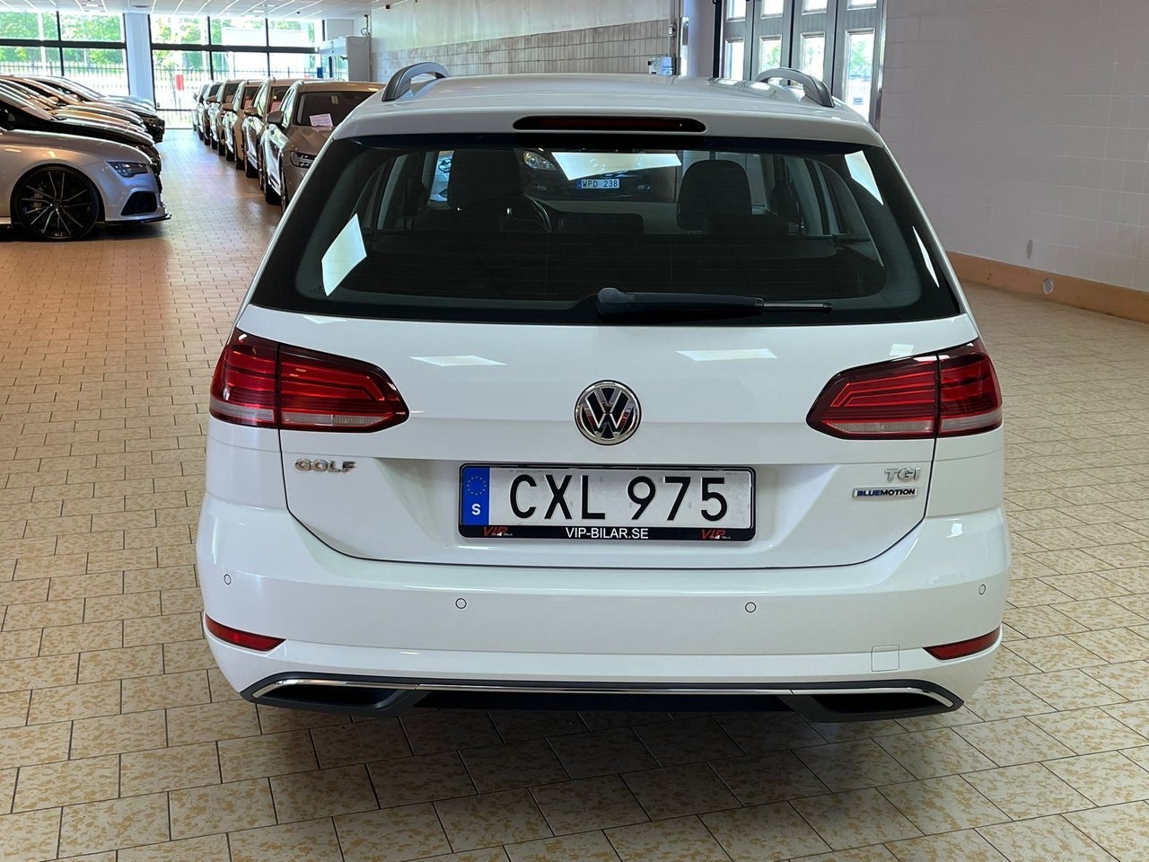 Car image 5