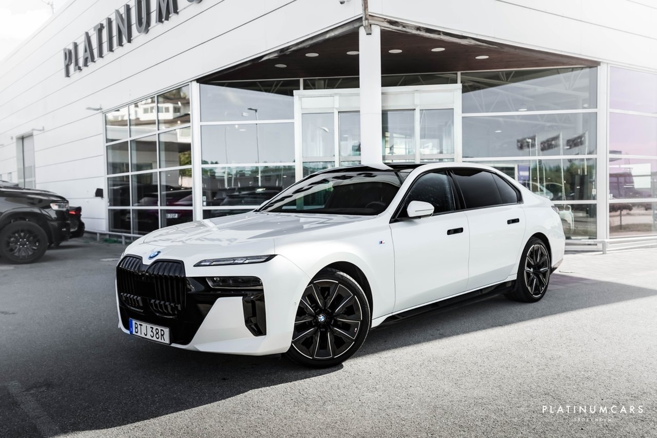 BMW i7 544 л.с.