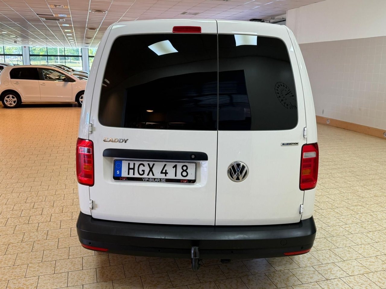 Car image 5