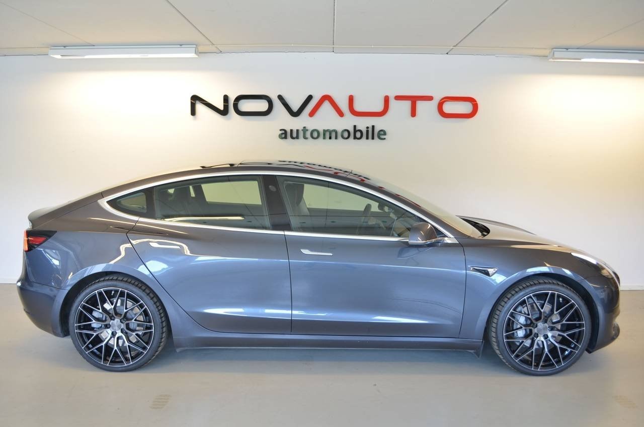 Tesla Model 3 Standard Range Plus, 325hk, 2020