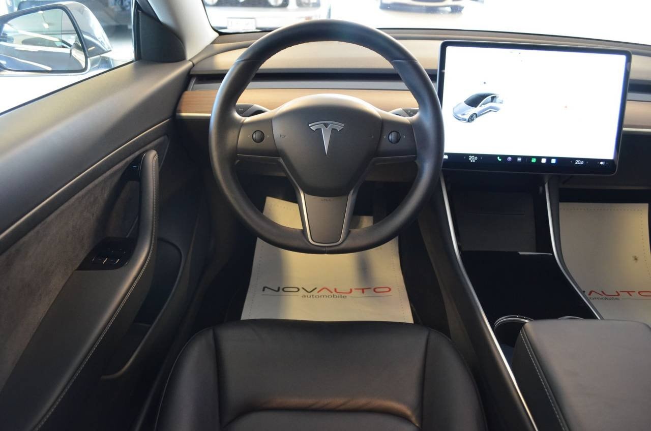 Tesla Model 3 Standard Range Plus, 325hk, 2020