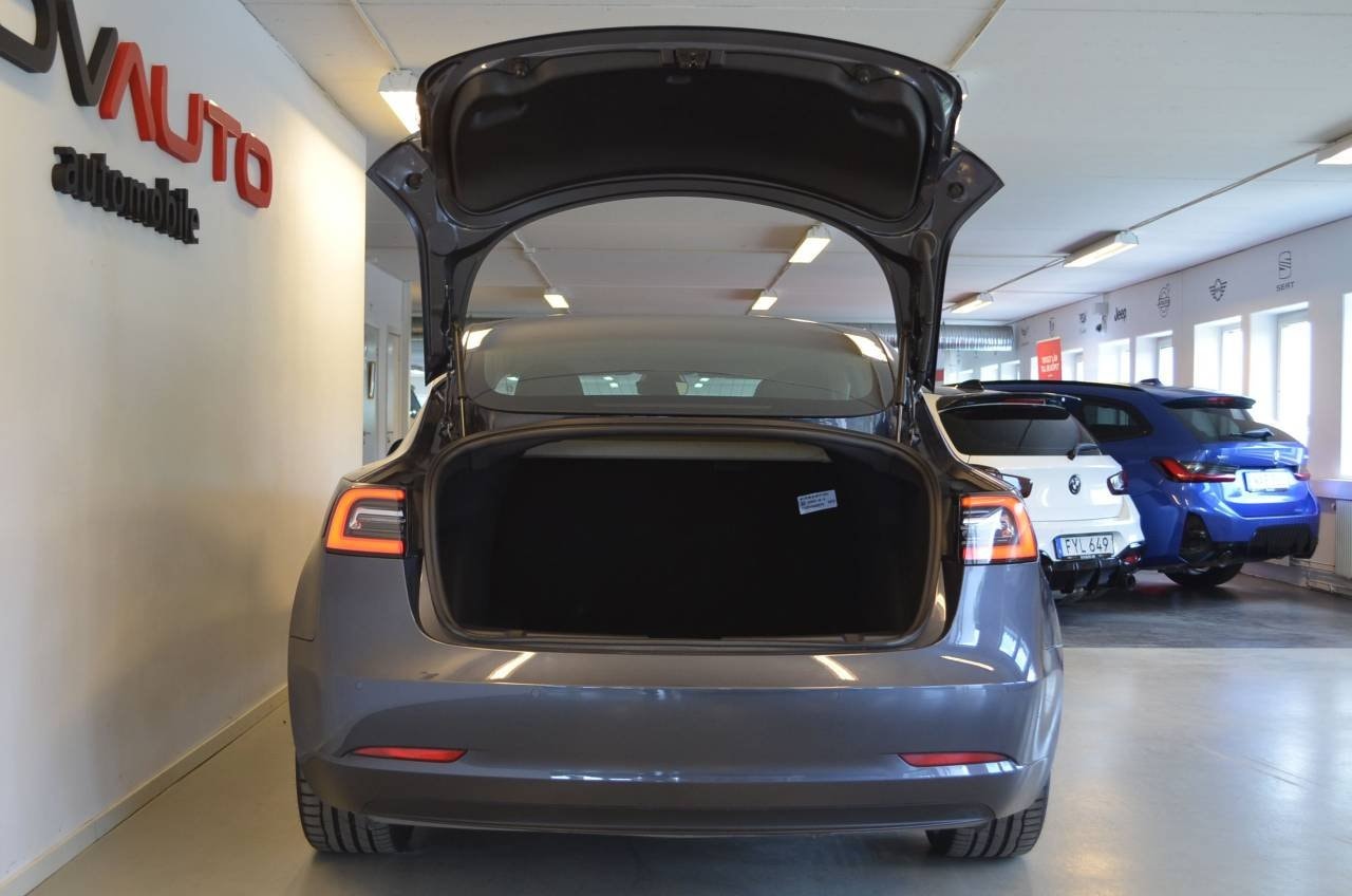 Tesla Model 3 Standard Range Plus, 325hk, 2020
