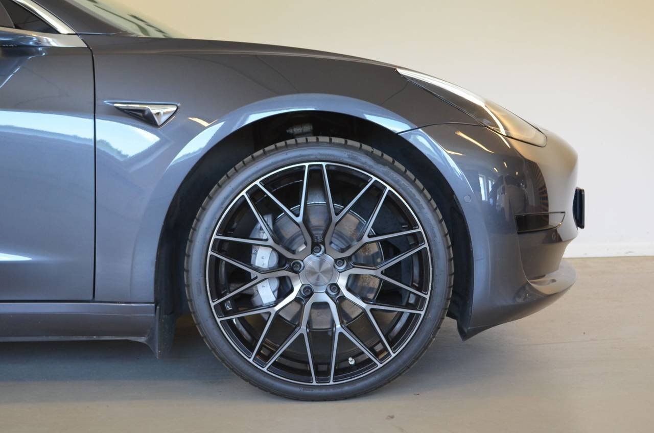 Tesla Model 3 Standard Range Plus, 325hk, 2020