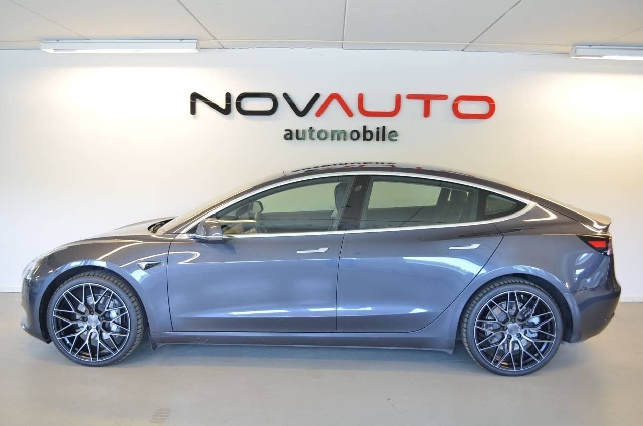 Tesla Model 3 Standard Range Plus, 325hk, 2020