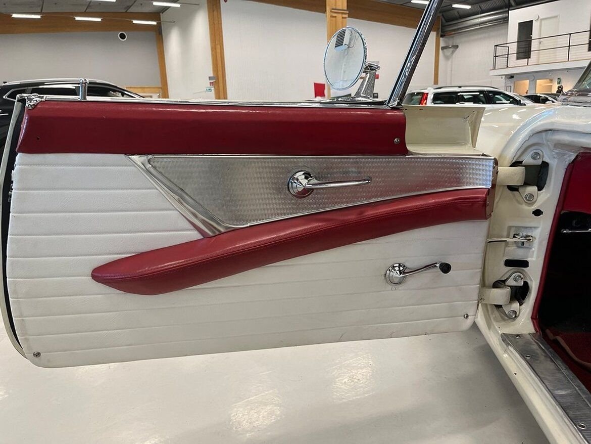 Ford Thunderbird 4.8 V8 Manual, 3-trins, 196ps, 1955