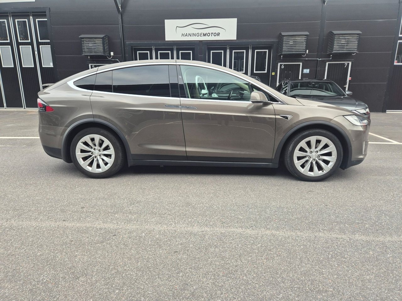 Tesla Model 423 hp