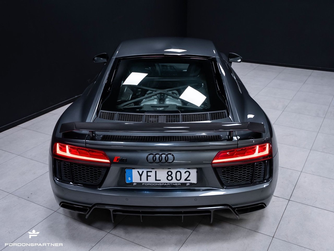 Audi R8 V10 plus 5.2 V10 FSI quattro S Tronic, 610hp, 2016