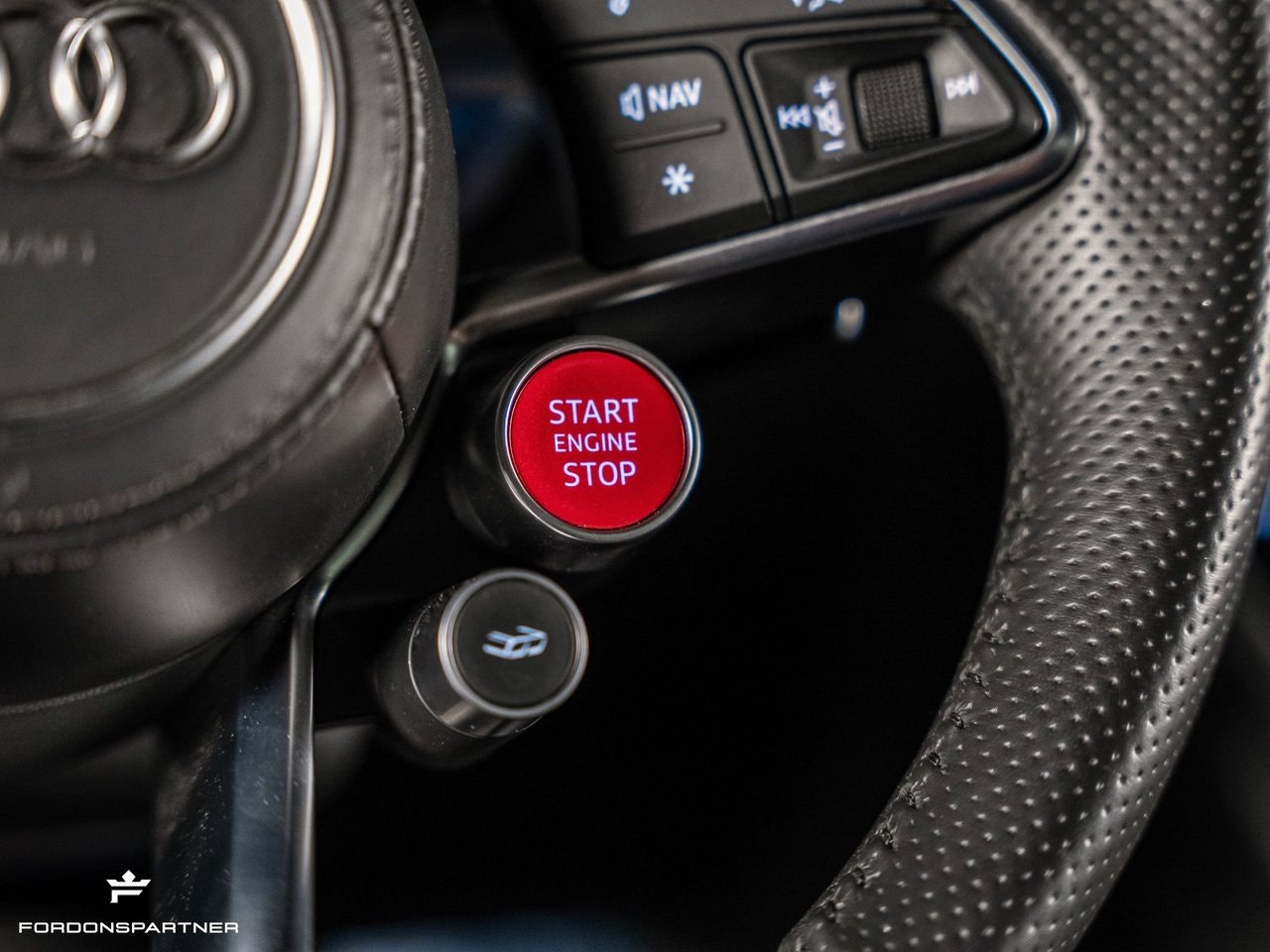 Audi R8 V10 plus 5.2 V10 FSI quattro S Tronic, 610hp, 2016