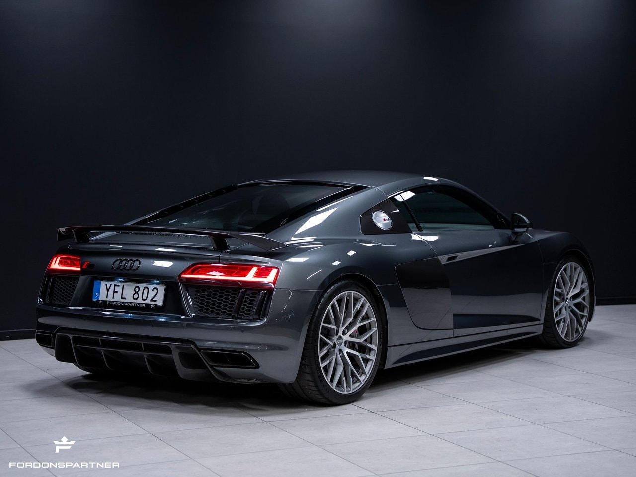Audi R8 V10 plus 5.2 V10 FSI quattro S Tronic, 610hp, 2016