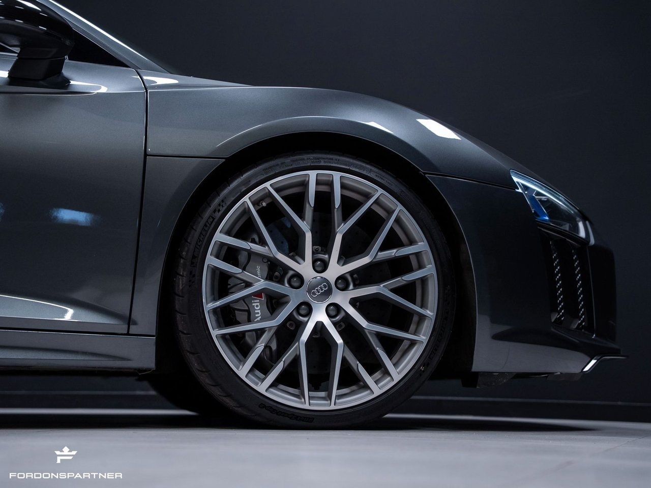 Audi R8 V10 plus 5.2 V10 FSI quattro S Tronic, 610hp, 2016