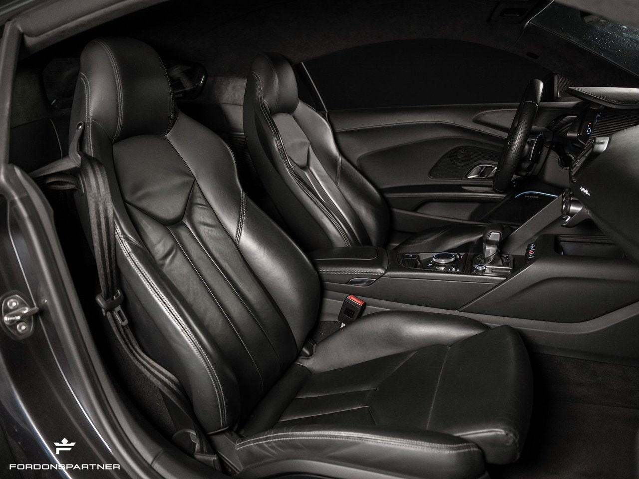 Audi R8 V10 plus 5.2 V10 FSI quattro S Tronic, 610hp, 2016