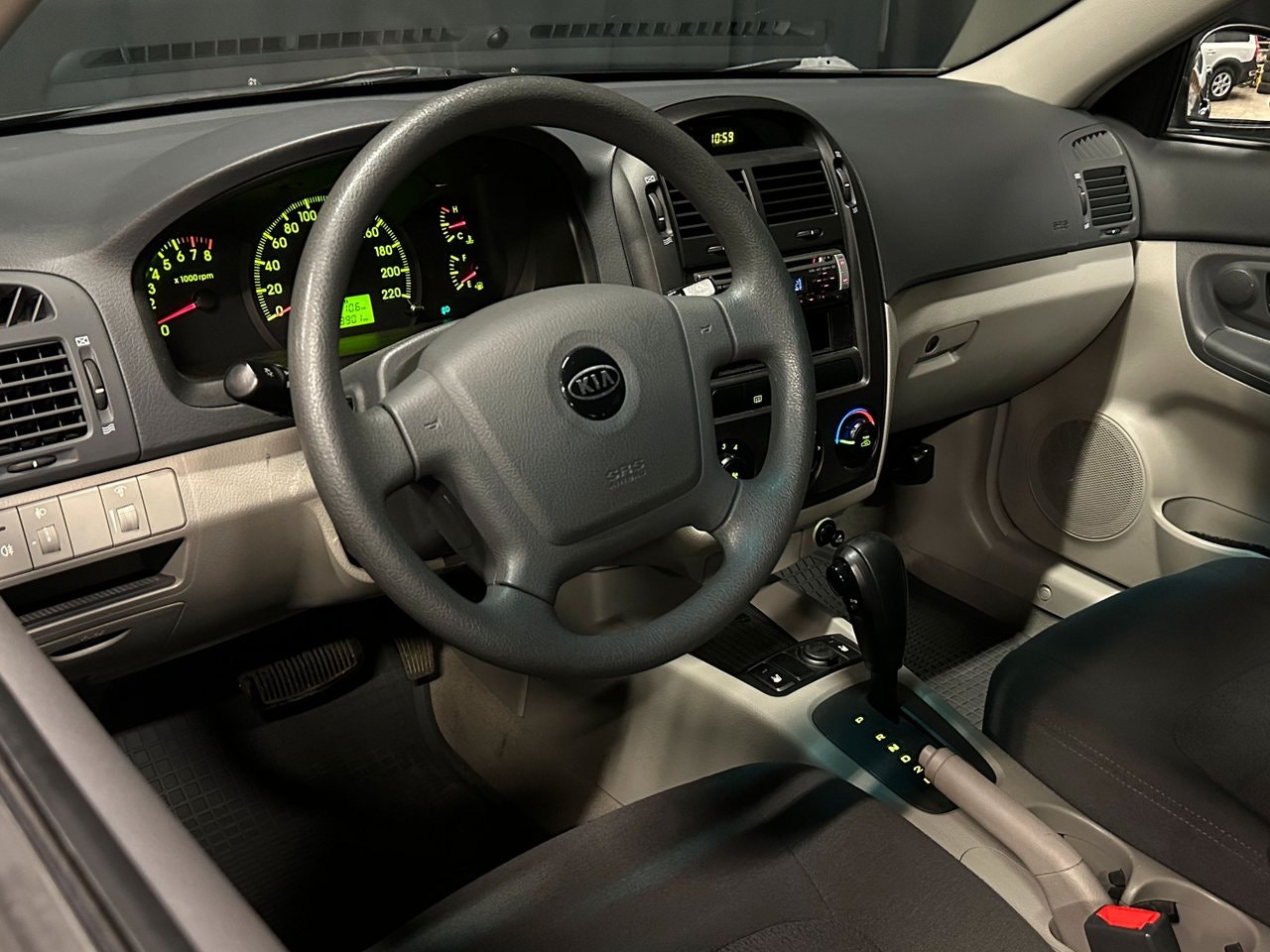 Kia Cerato Hatchback 1.6 Automatic, 105hp, 2005