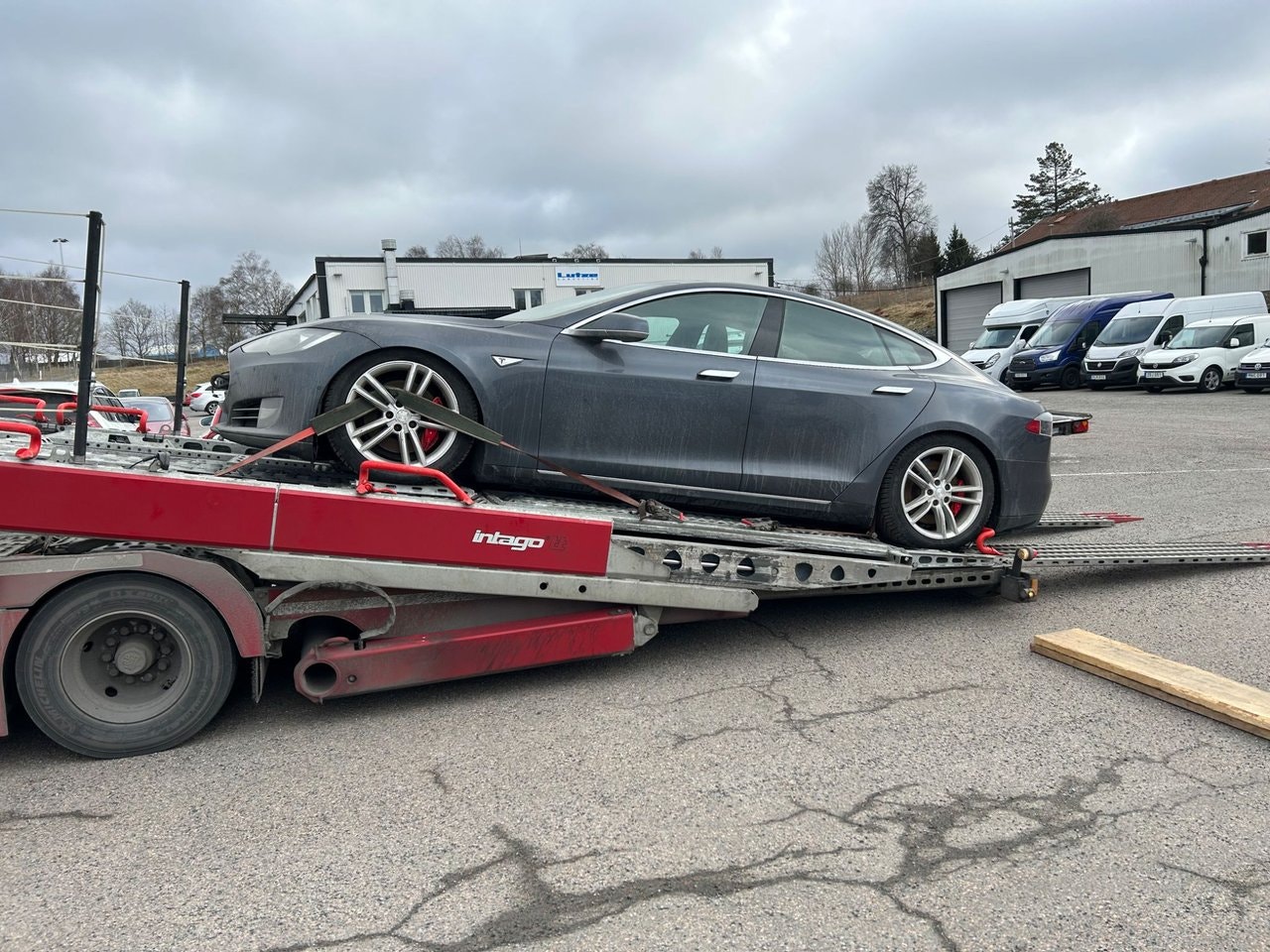 Tesla Model S P85D, 511ps, 2015
