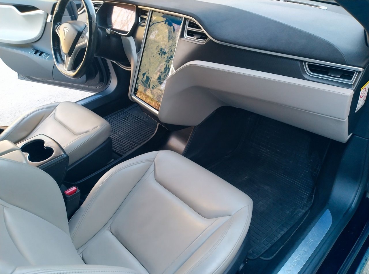 Tesla Model S P85D, 511ps, 2015