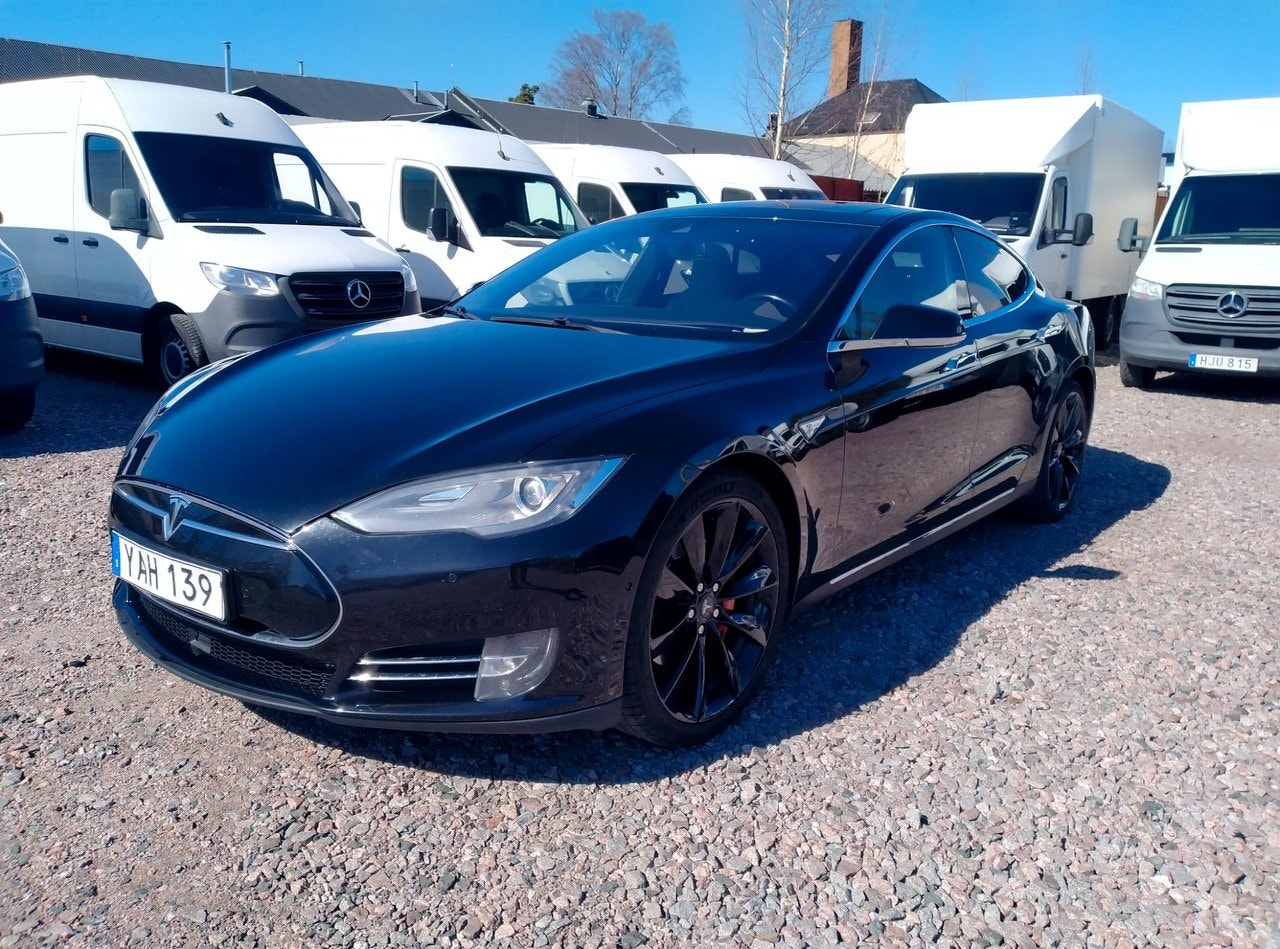Tesla Model S P85D, 511ps, 2015