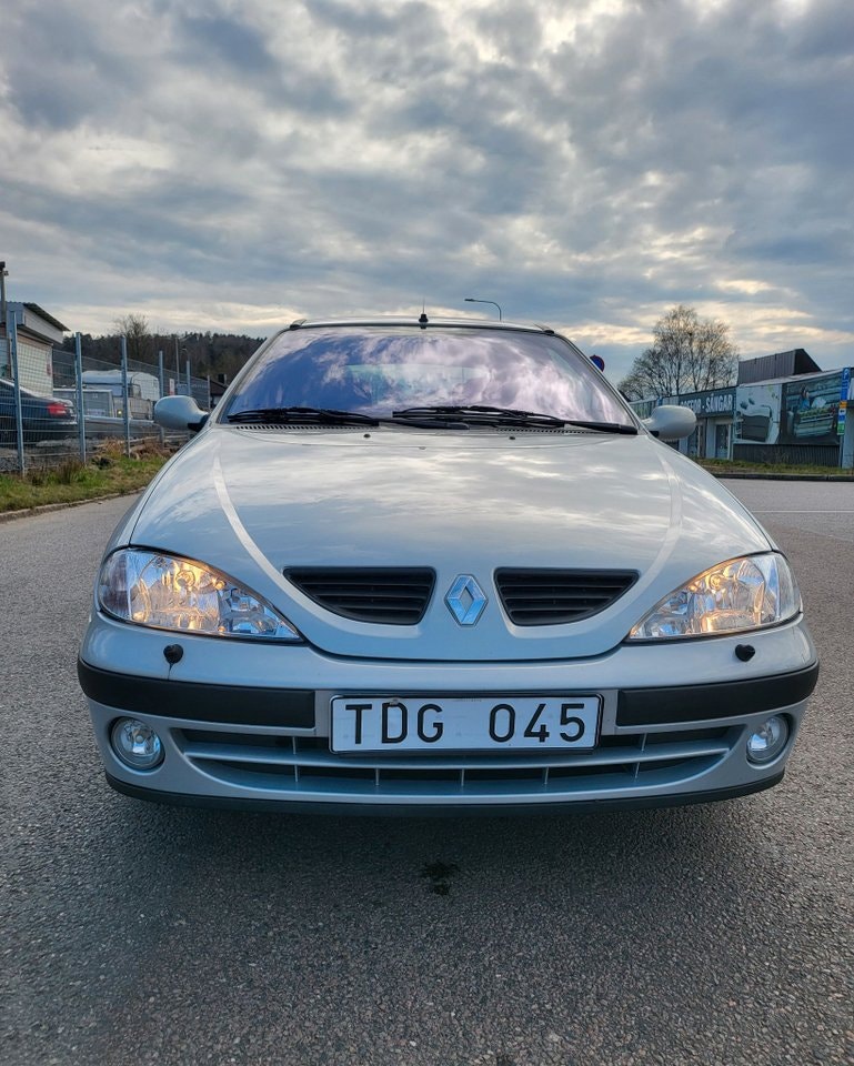 Renault Mégane 1.6 Manual, 107hp, 2002