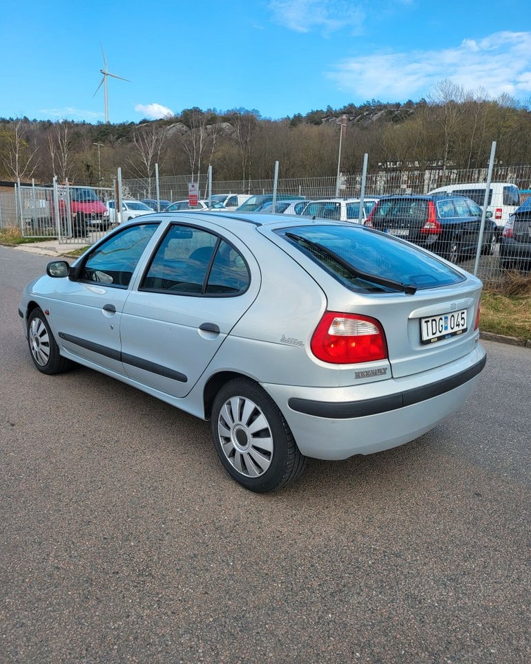 Renault Mégane 1.6 Manual, 107hp, 2002