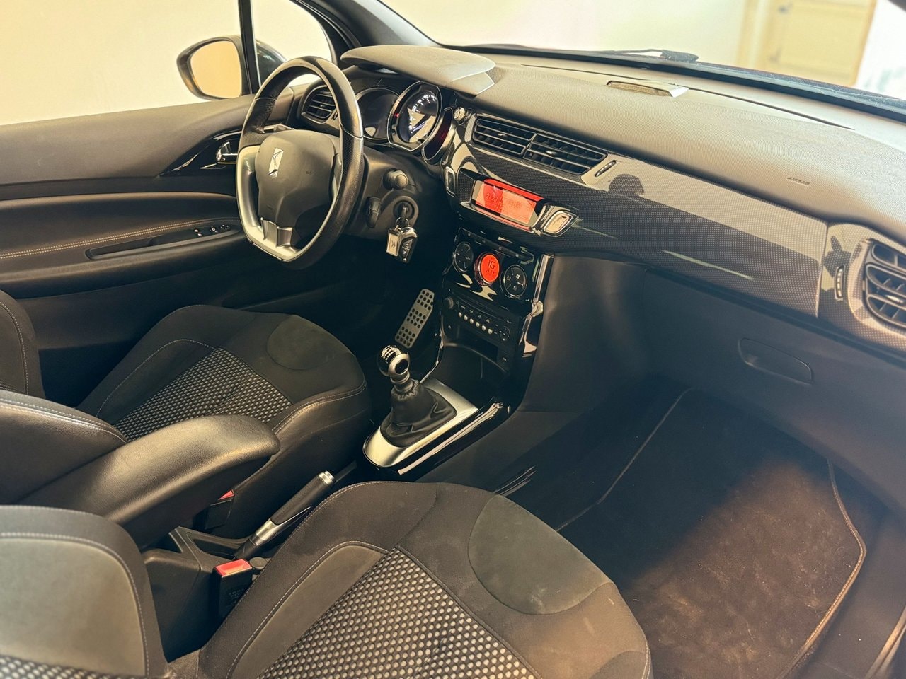 Citroën DS3 1.6 THP Manual, 156hp, 2011