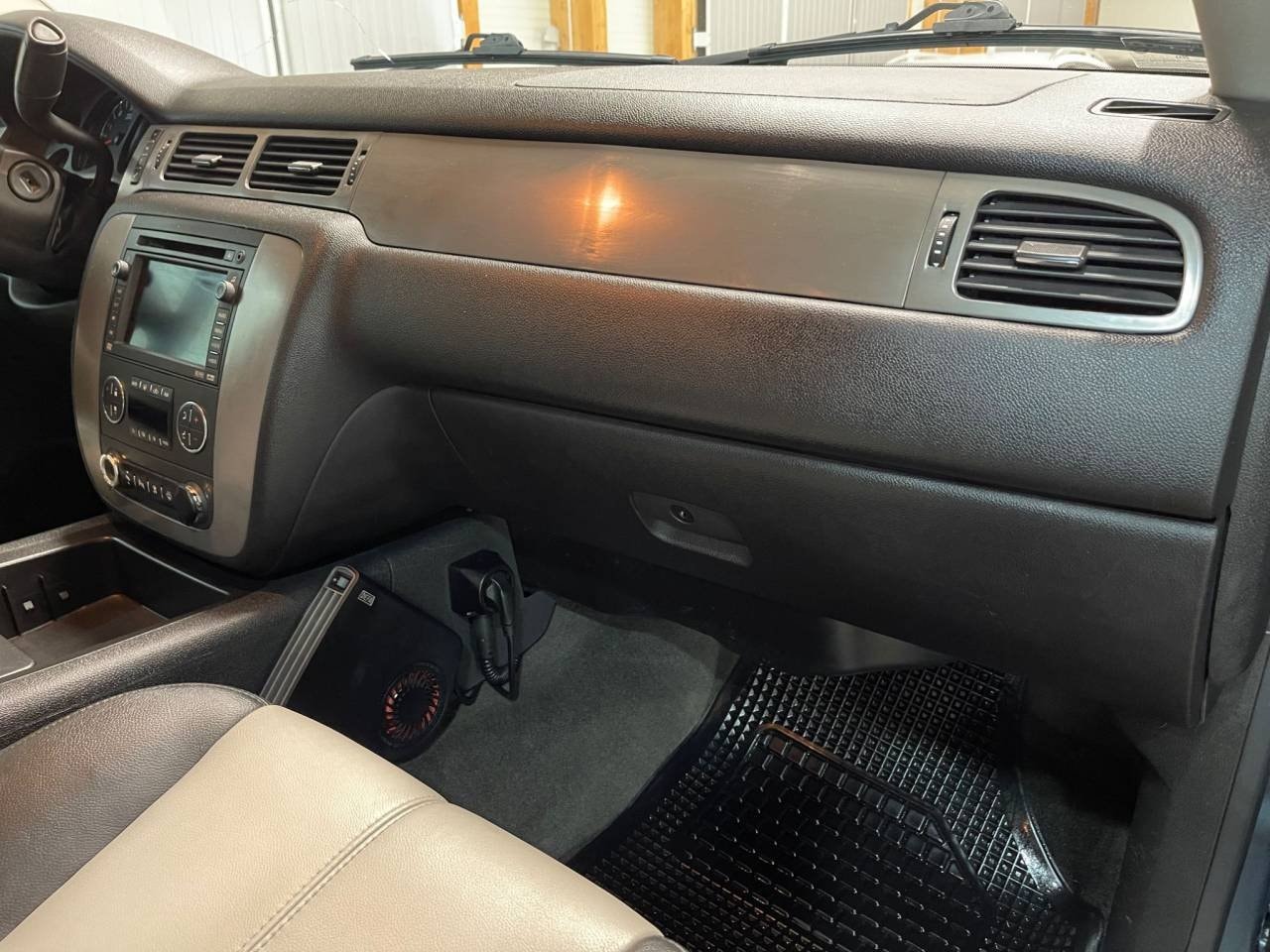 Chevrolet Suburban 1500 5.3 V8 E85 4WD Hydra-Matic, 314hp, 2008