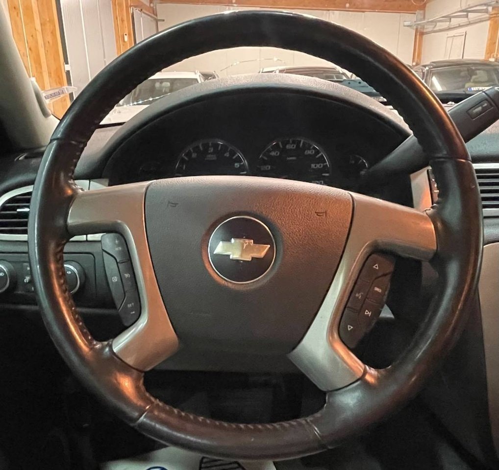 Chevrolet Suburban 1500 5.3 V8 E85 4WD Hydra-Matic, 314hp, 2008