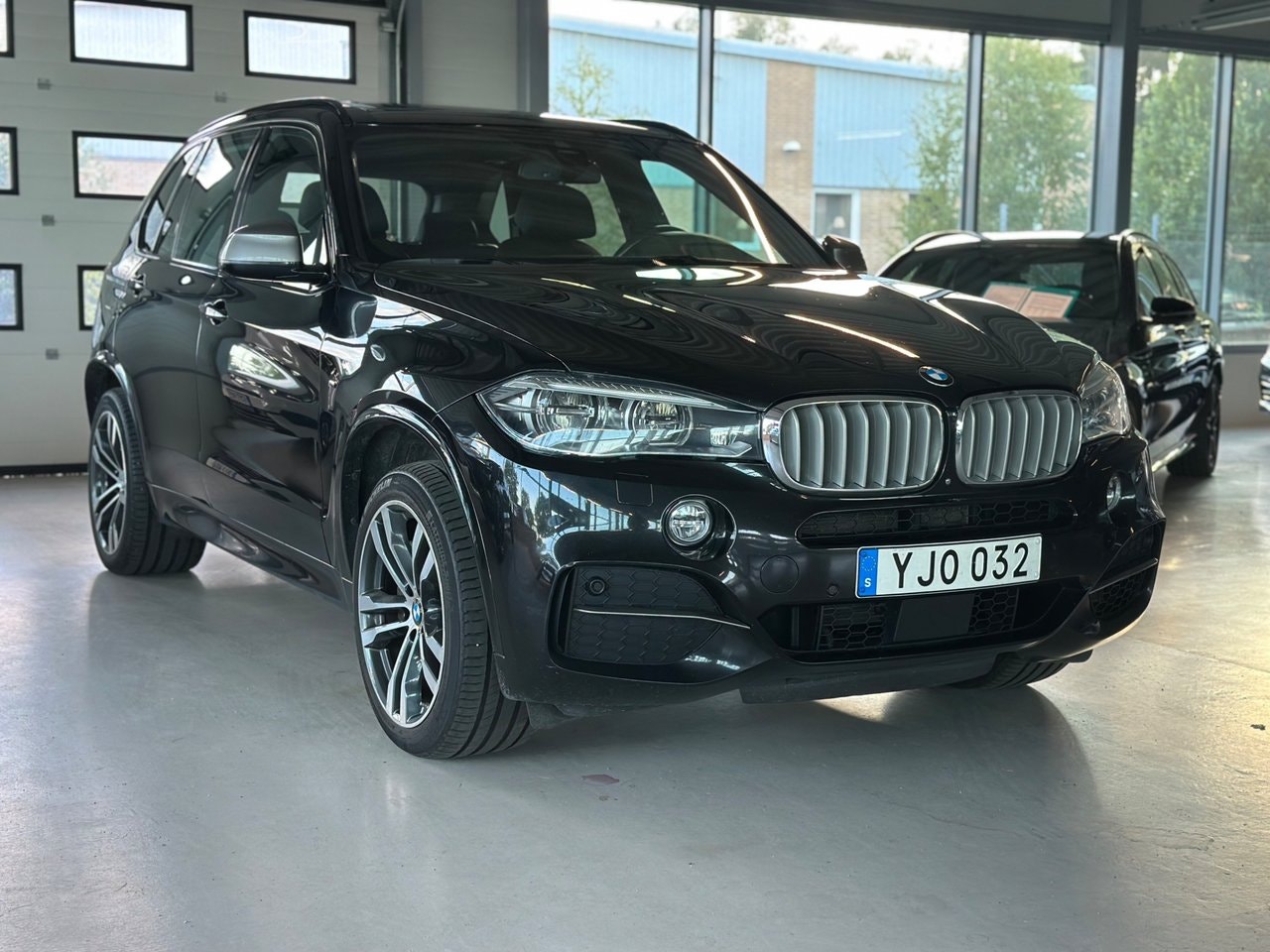 BMW X5 381 hp