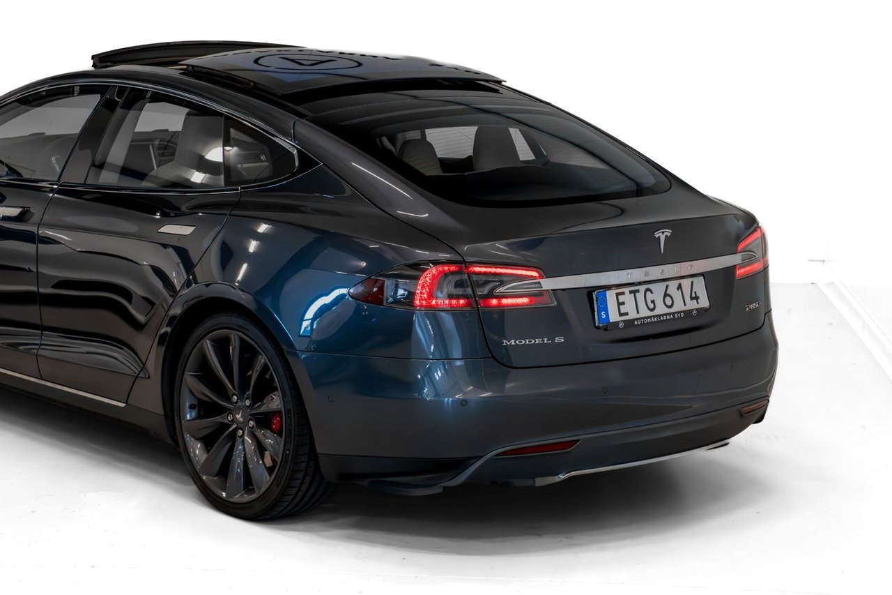 Tesla Model S P85D, 511ps, 2015