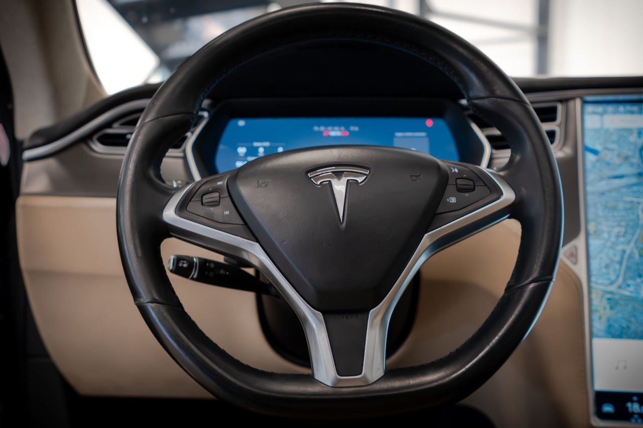 Tesla Model S P85D, 511ps, 2015
