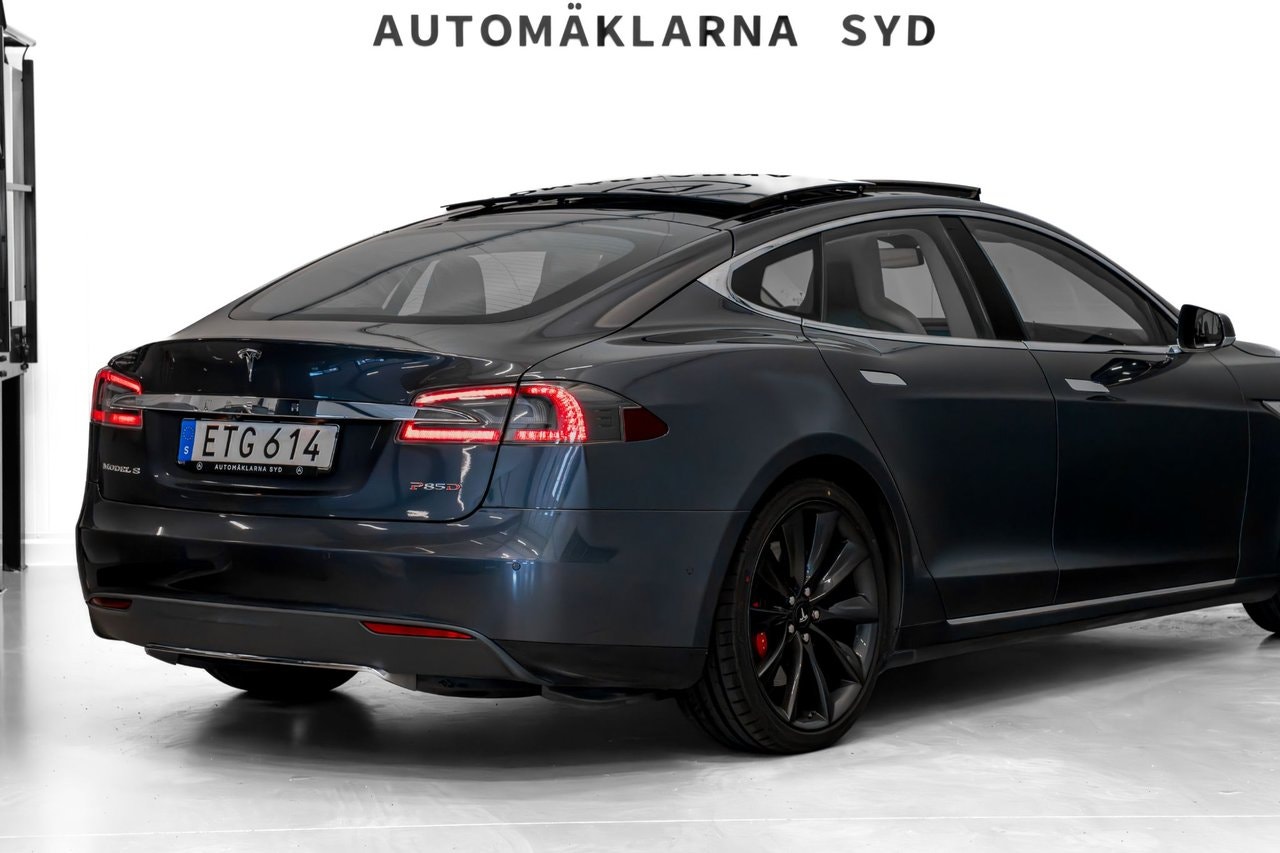 Tesla Model S P85D, 511ps, 2015