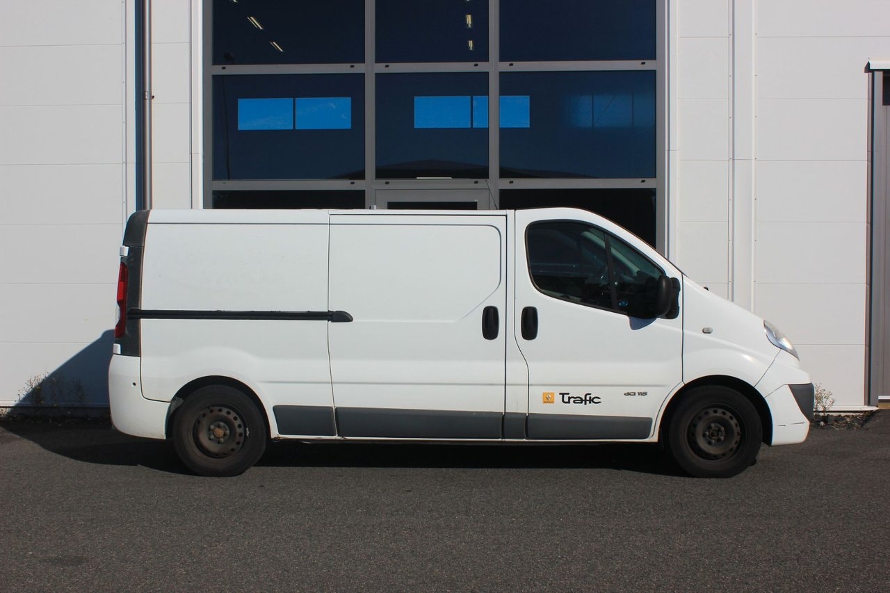 Renault Trafic Van 2.9t 2.0 dCi Manual, 114hp, 2014