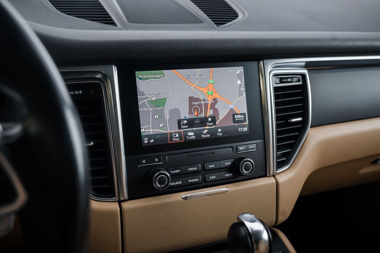 Porsche Macan PDK, 252hp, 2018