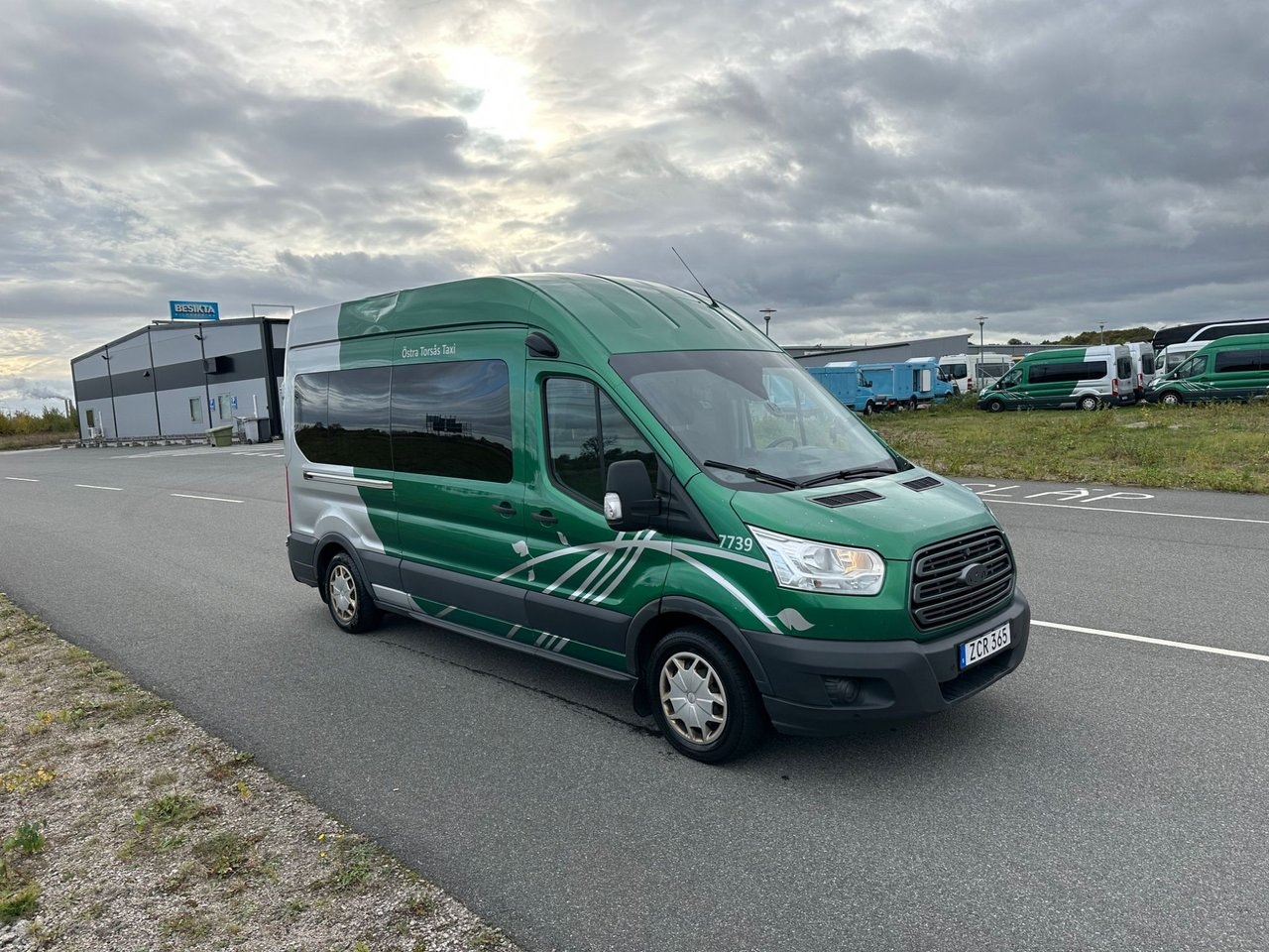 Ford Transit 350 Combi 2.0 TDCi SelectShift, 6-trins, 130ps, 2018