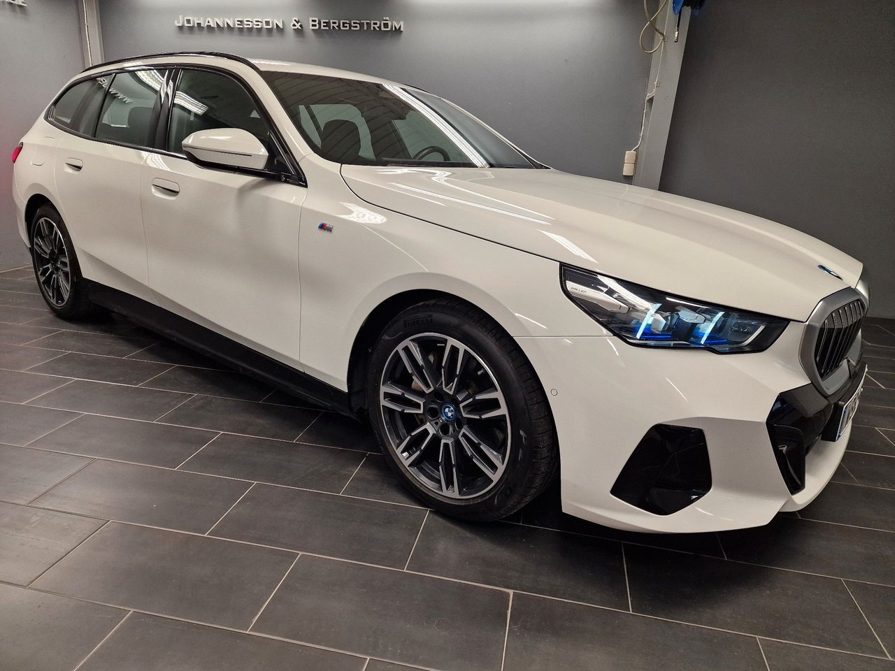 BMW i5 340 hp