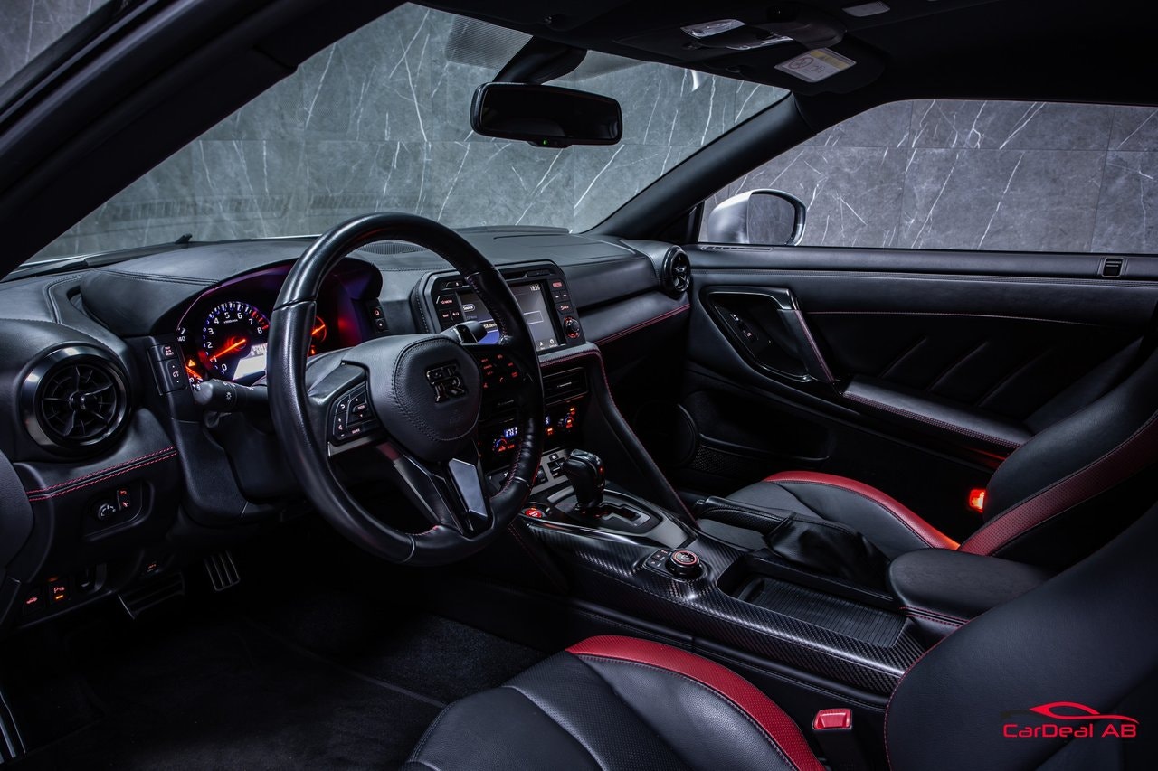 Nissan GT-R 3.8 V6 4x4 DCT, 570hp, 2018
