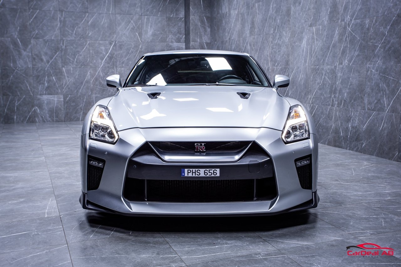 Nissan GT-R 3.8 V6 4x4 DCT, 570hp, 2018